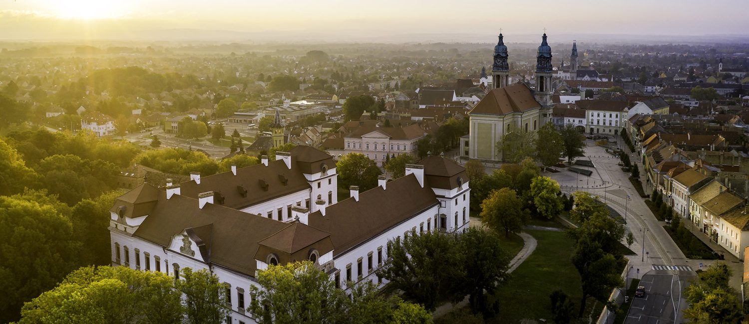 Pápa város Fő tere, Fotó: Fekete Tamás