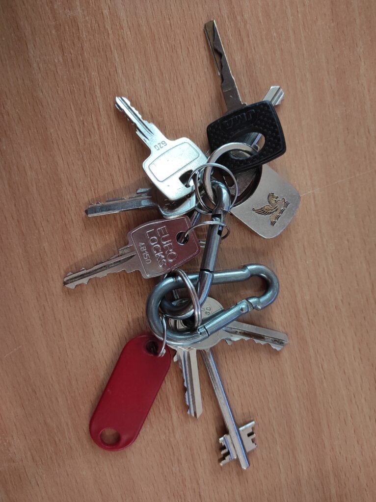 8 kulcsból álló kulcscsomó