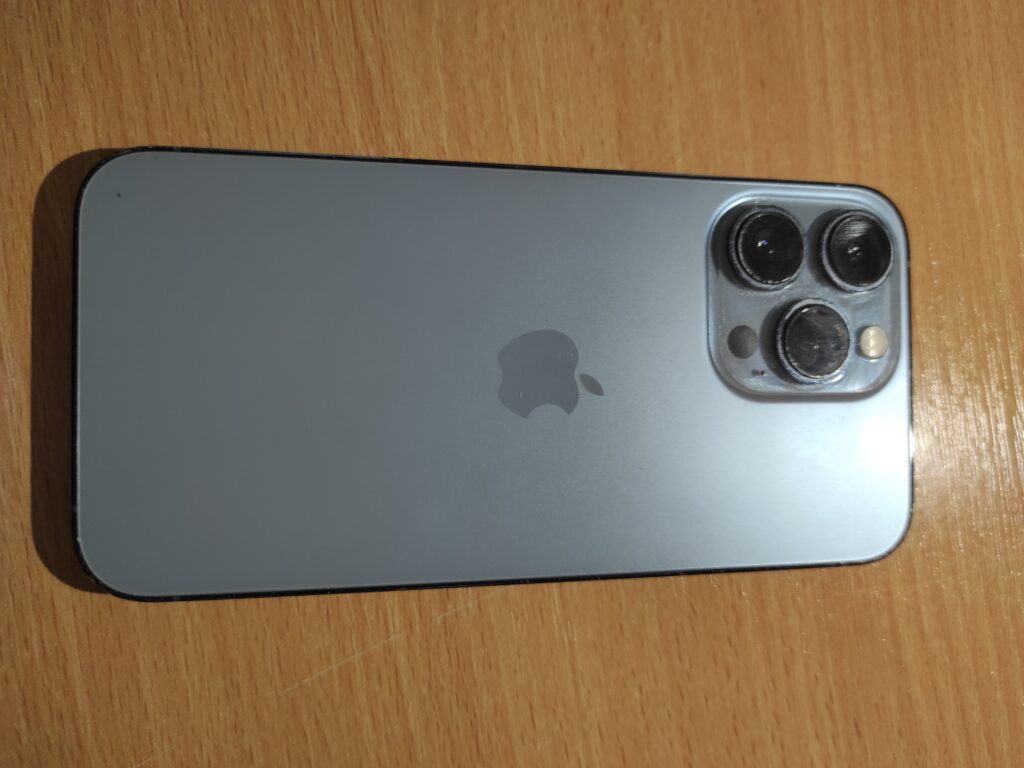 Apple iPhone 13 Pro hátlap